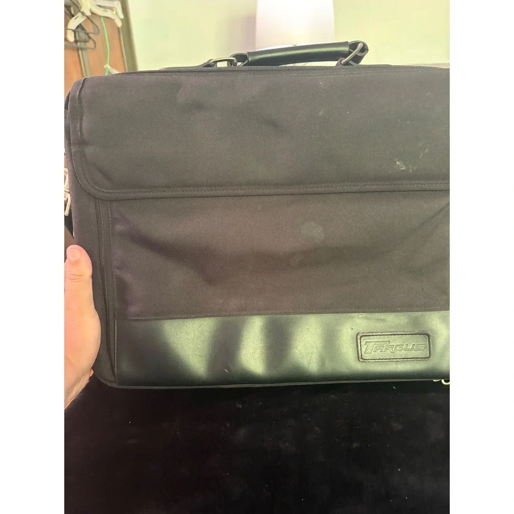 Targus Black Nylon Laptop Briefcase Messenger Bag Office‎ Travel Business Case